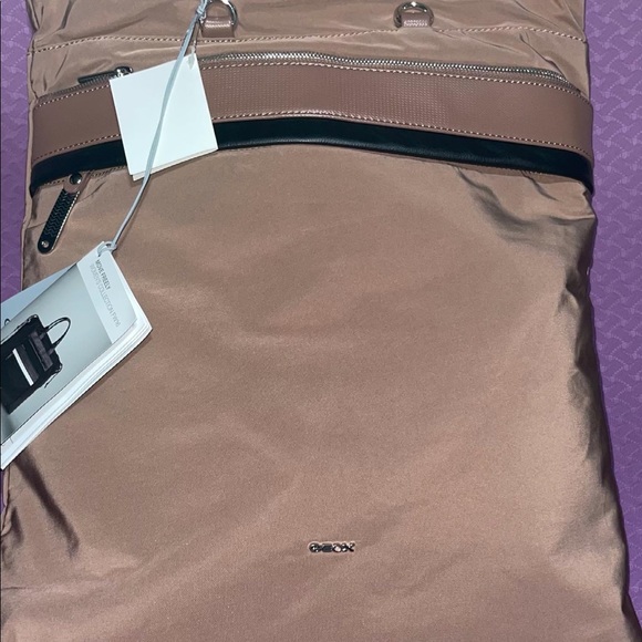 Old rose - Picture 3 of 12